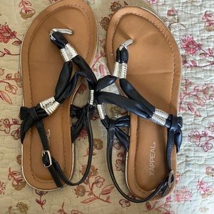 Black straps sandals good condition